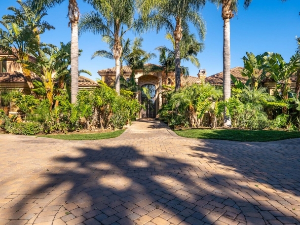 13723 Nightsky Front6