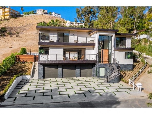 14db4d777a7925a1148cd3616df8e53d