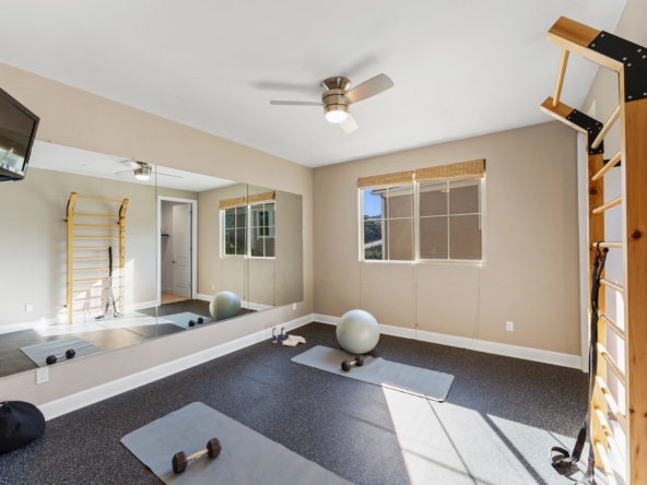 23942 Schoenborn Street PRINT-52